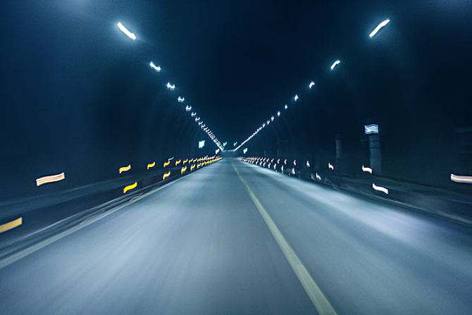 隧道里突然发生事故怎么办(图4) 隧道里突然发生事故怎么办(图4)